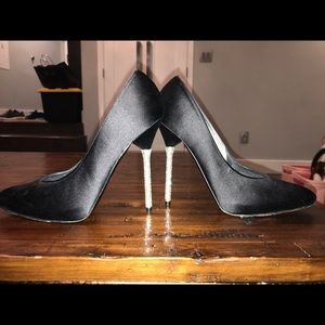 Stuart weitzman Satin crystal pumps 10m